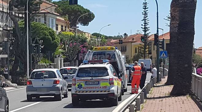 Violento tamponamento sull’Aurelia: madre e figlia ferite