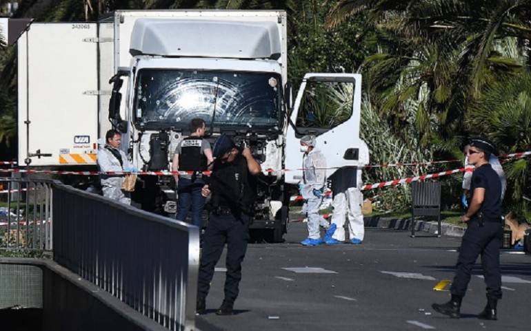 riviera24 - attentato a nizza camion