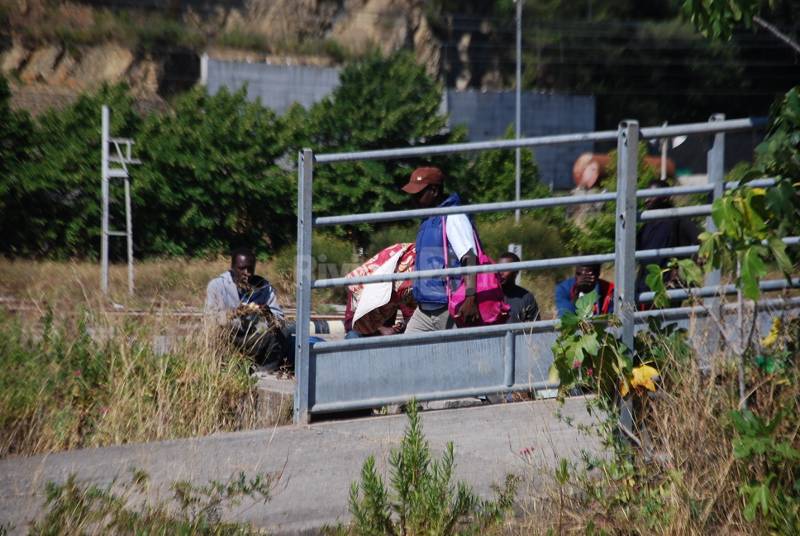 Ventimiglia, migranti nell'area riservata ai carristi