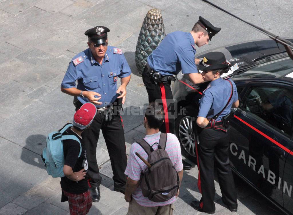 riviera - carabinieri artisti di strada via matteotti sanremo