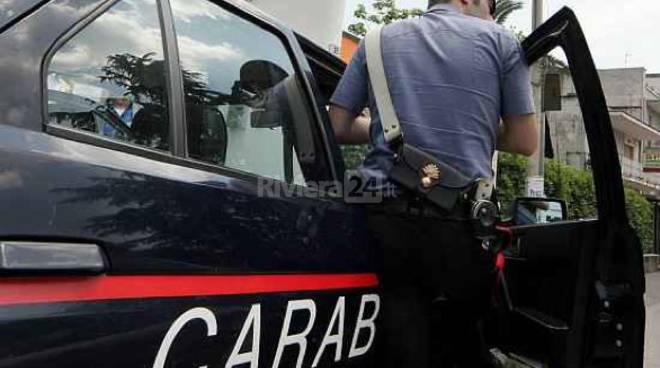 Ventimiglia, i carabinieri bloccano la fuga di un ricercato marocchino