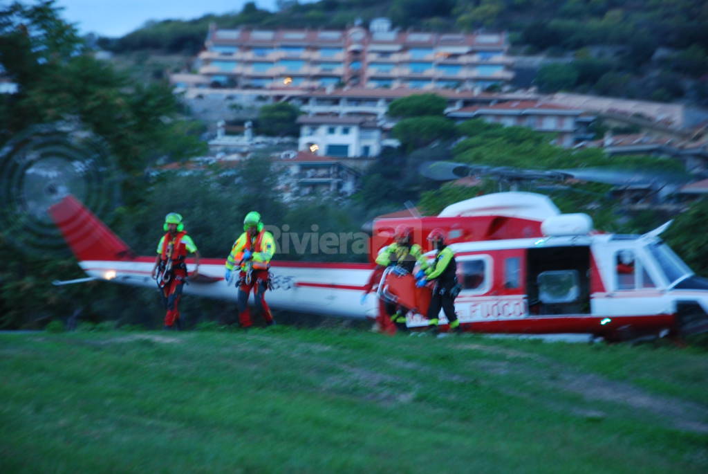 Ciclista travolto da camion