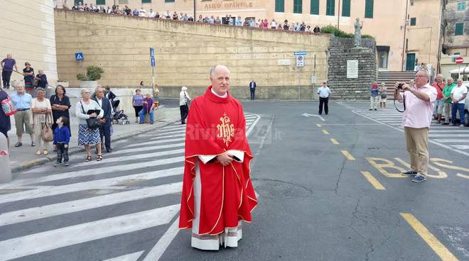 Dopo 12 anni torna ad Albenga don Ivo Raimondo, pullman di fedeli da Imperia per la sua prima messa