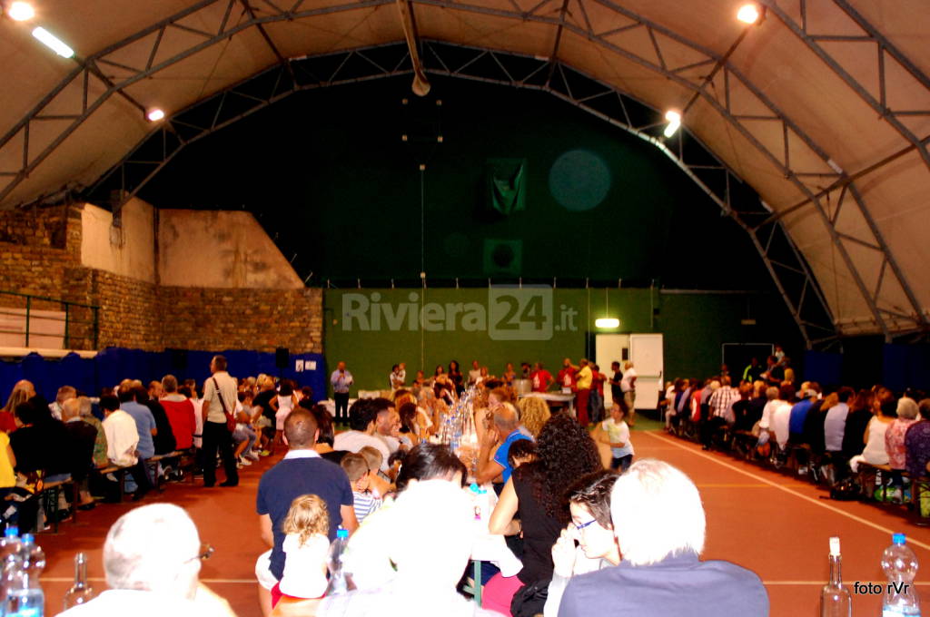 riviera24 - Pompeiana, tante persone alla cena di beneficenza per i terremotati di Accumoli