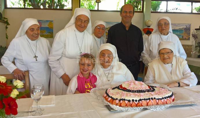 Madre Brigida, 70 anni di prof. religiosa, festa con il vescovo Suetta