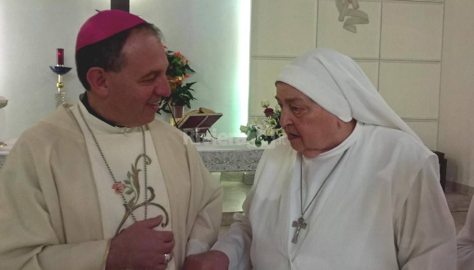 Madre Brigida, 70 anni di prof. religiosa, festa con il vescovo Suetta