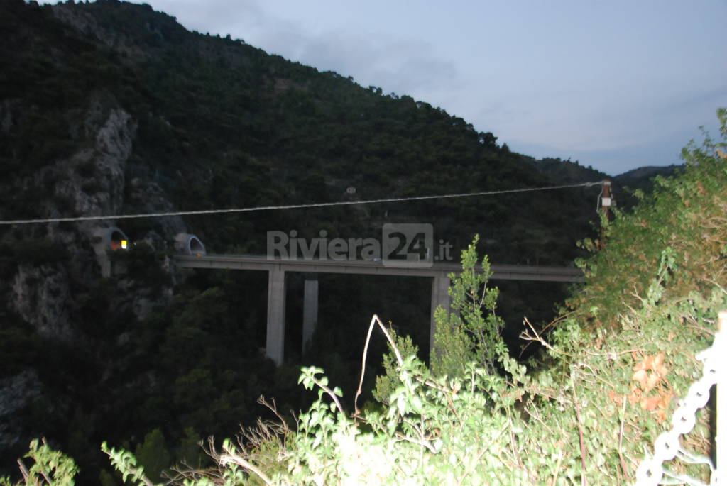 migranti autostrada