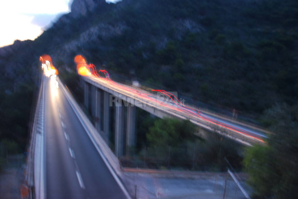 migranti autostrada