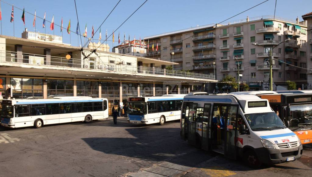 riviera24 - stazione dei bus sanremo piazzale riviera trasporti corriere