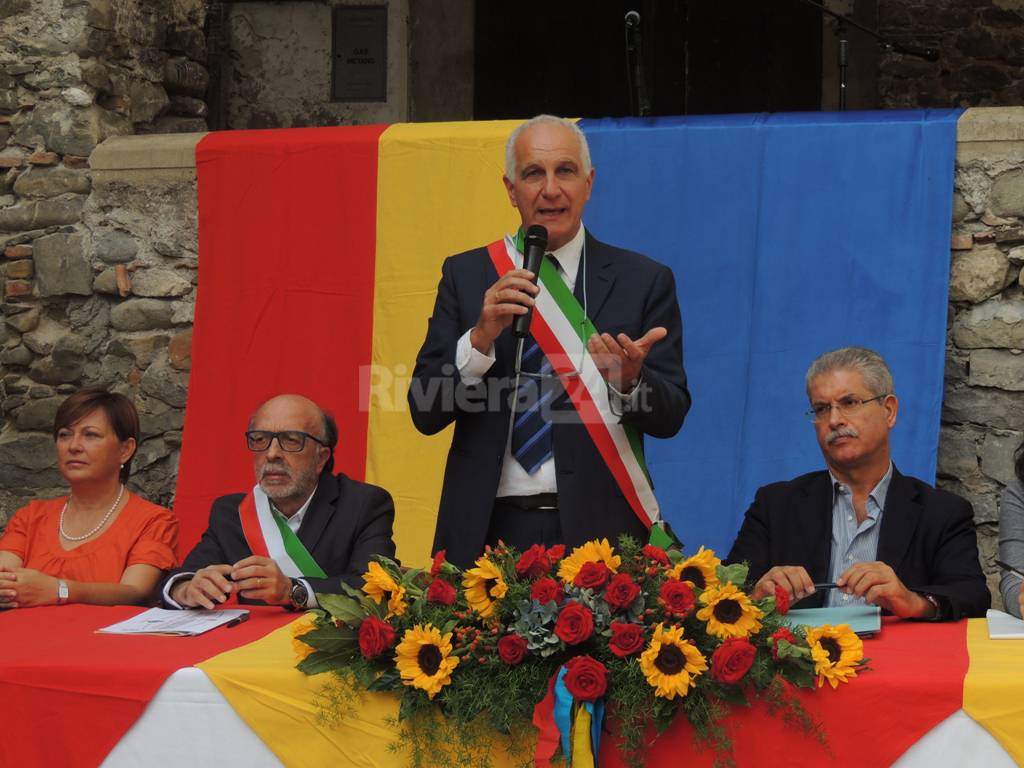 Taggia in festa per il gemellaggio con Verbicaro: firmato il patto di fratellanza in piazza Trinità