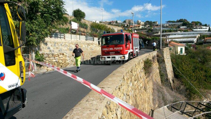 Tragedia a Poggio, donna perde il controllo del mezzo e finisce contro il muro: morta sul colpo