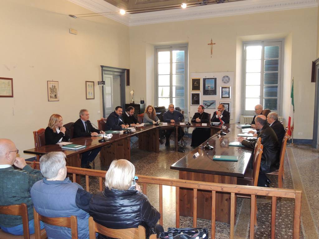 Riva Ligure, il vescovo Suetta in consiglio comunale per la visita pastorale 