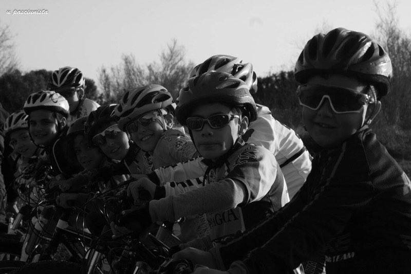 ciclisica arma di taggia, allenamento in mountain bike per salutare il 2016