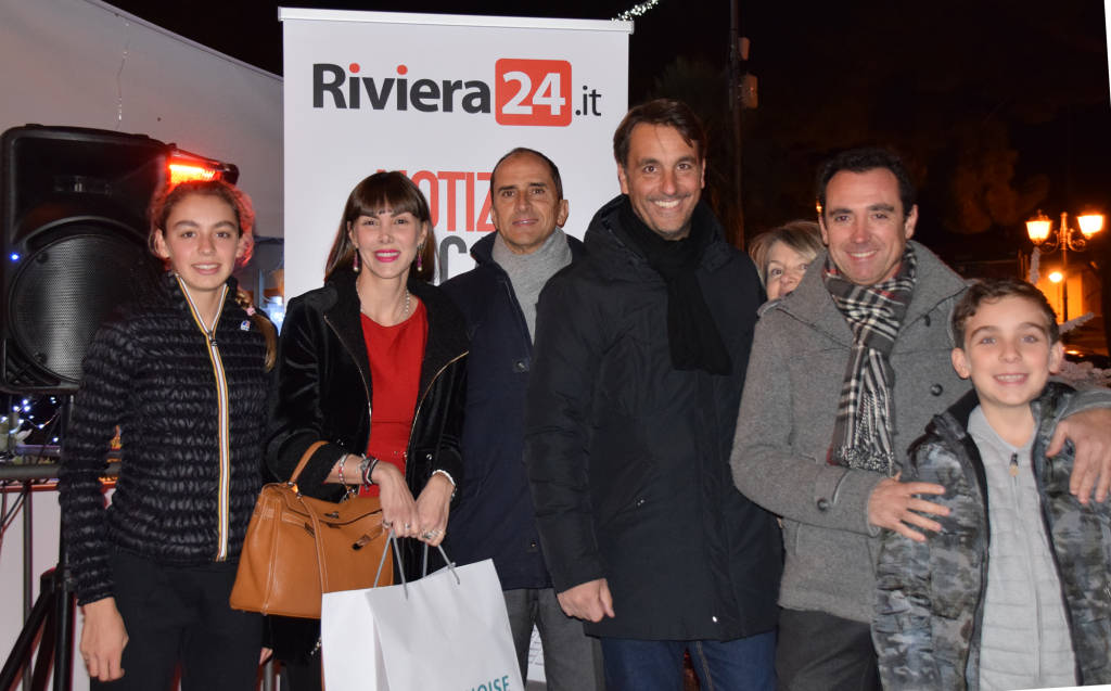 riviera24 - albero natale premio critica
