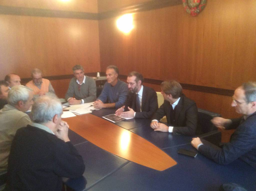 incontro su monesi provincia