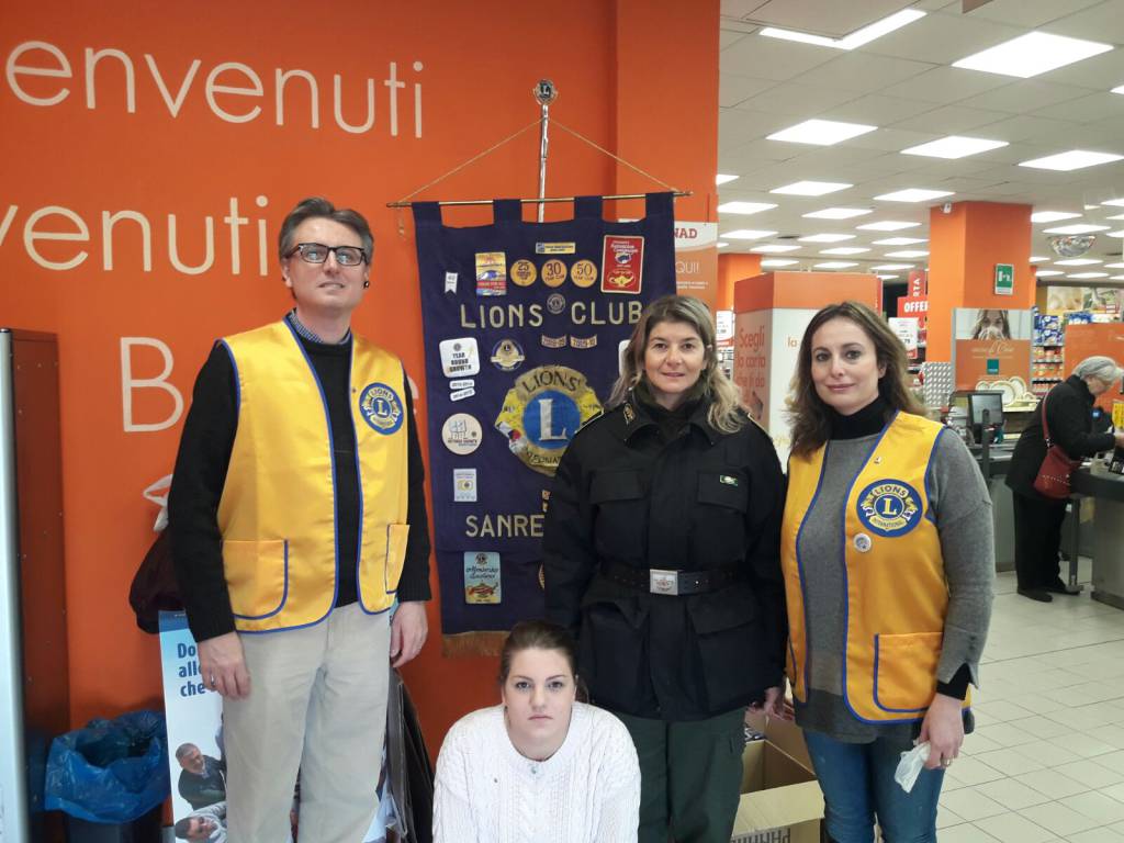 riviera24 - Raccolta alimentare dei sei Lions Club del ponente ligure