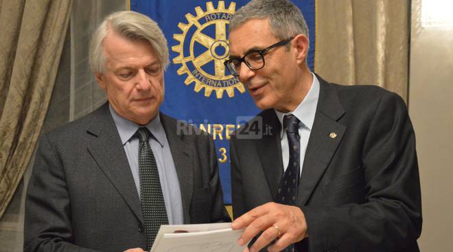 Ferruccio de Bortoli ospite dei club Rotary di Sanremo, “Il buon giornalismo è fatto di umiltà”