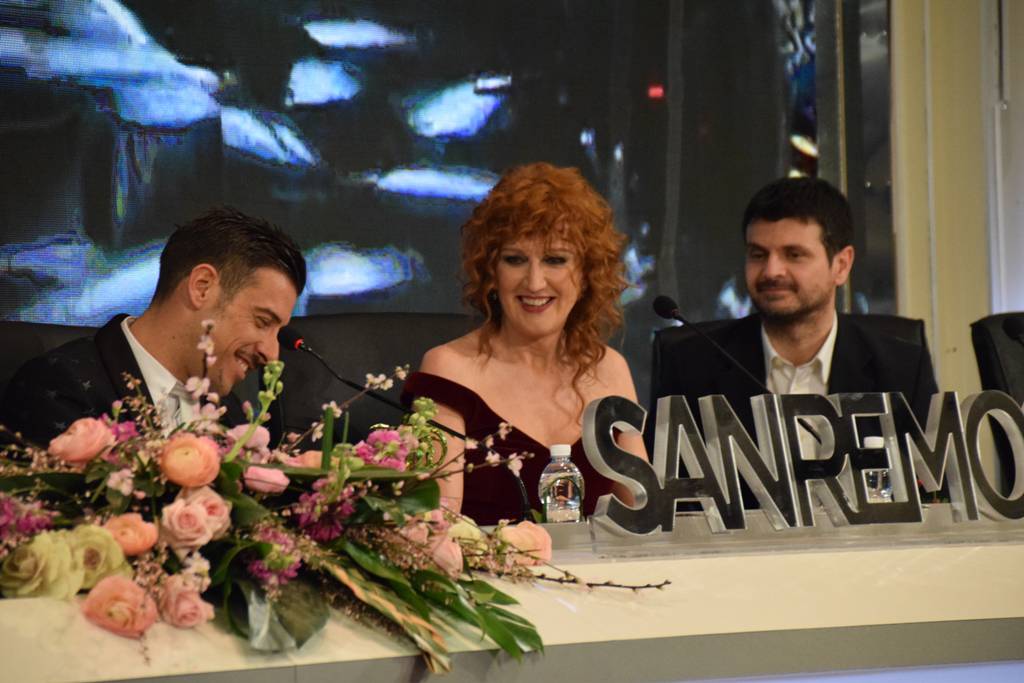 #sanremo2017, Francesco Gabbani incoronato vincitore