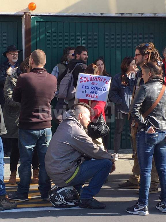 Sit in No Borders in tribunale ad Imperia