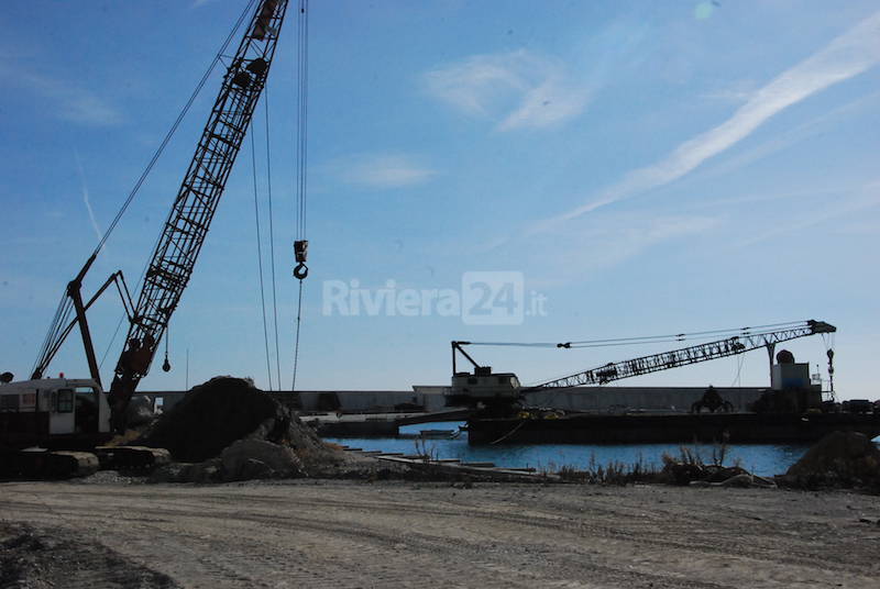 Ventimiglia, cantiere porto