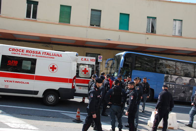 migrante a ponte san luigi