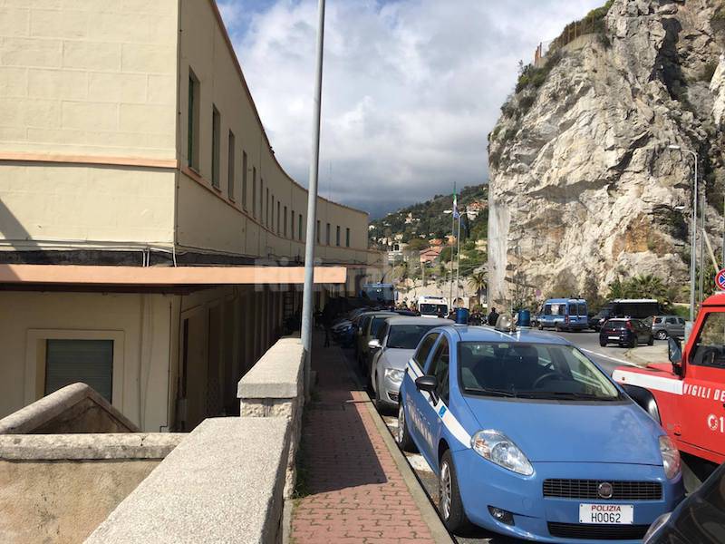 migrante a ponte san luigi