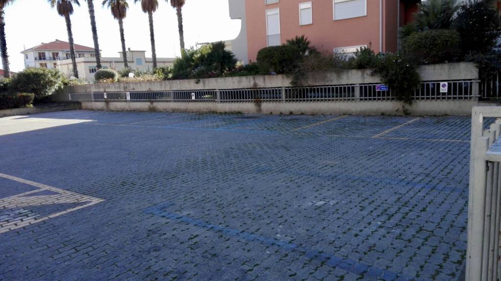 riviera24 - Parcheggi e strisce blu a Riva Ligure