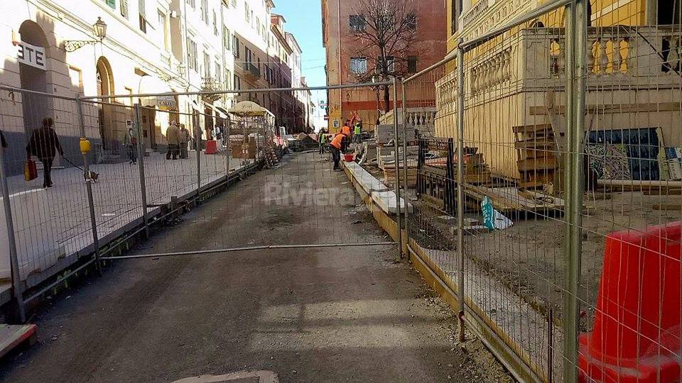  Via Cascione e mercato a Imperia