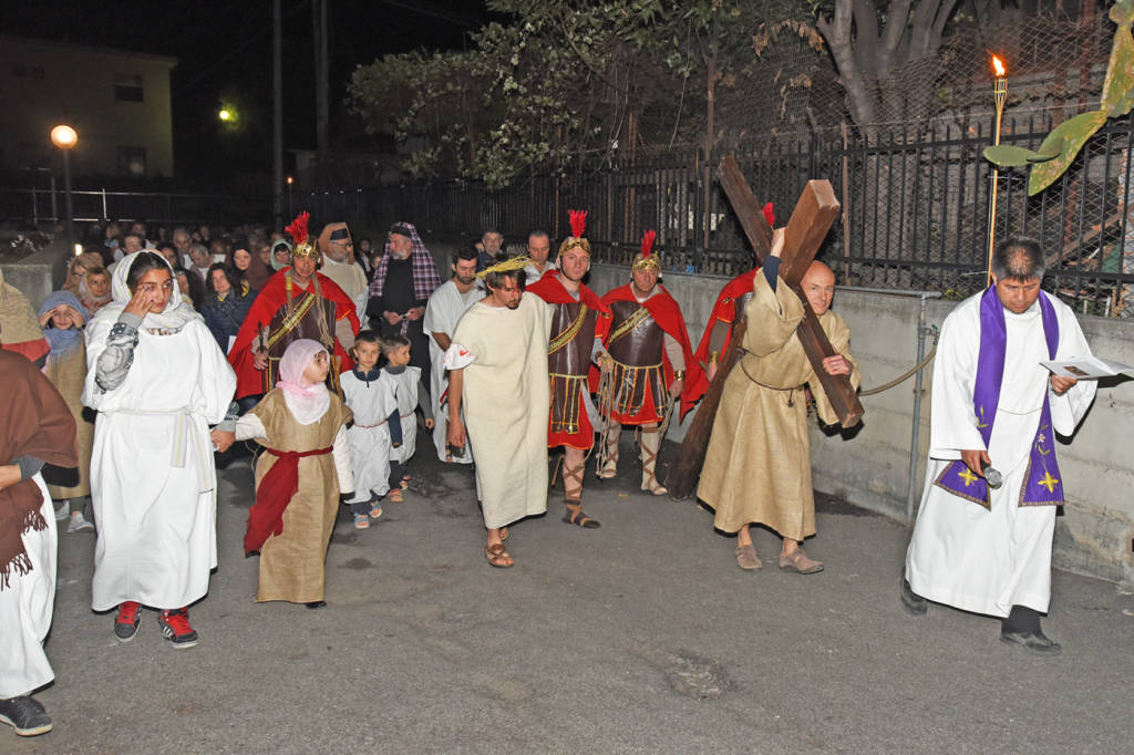 riviera24 - Ventimiglia, via Crucis vivente a Roverino