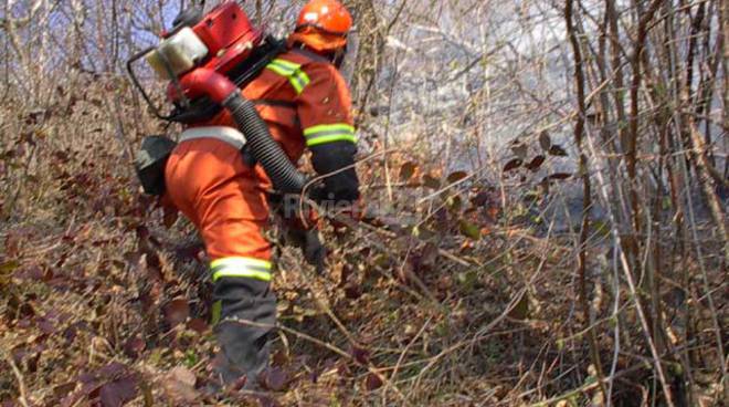 esercitazione antincendio boschivo