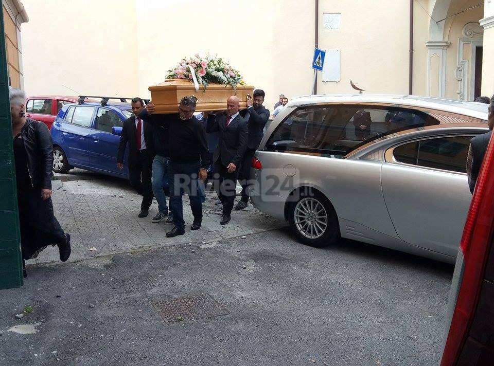 riviera24 - Funerale di Erika Cannoni