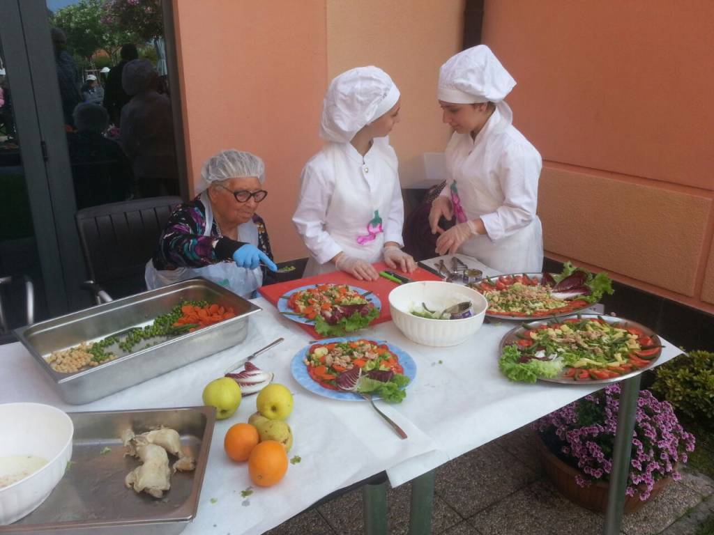 Studenti istituto alberghiero “Ruffini-Aicardi" alla residenza “Le Grange” a Riva Ligure