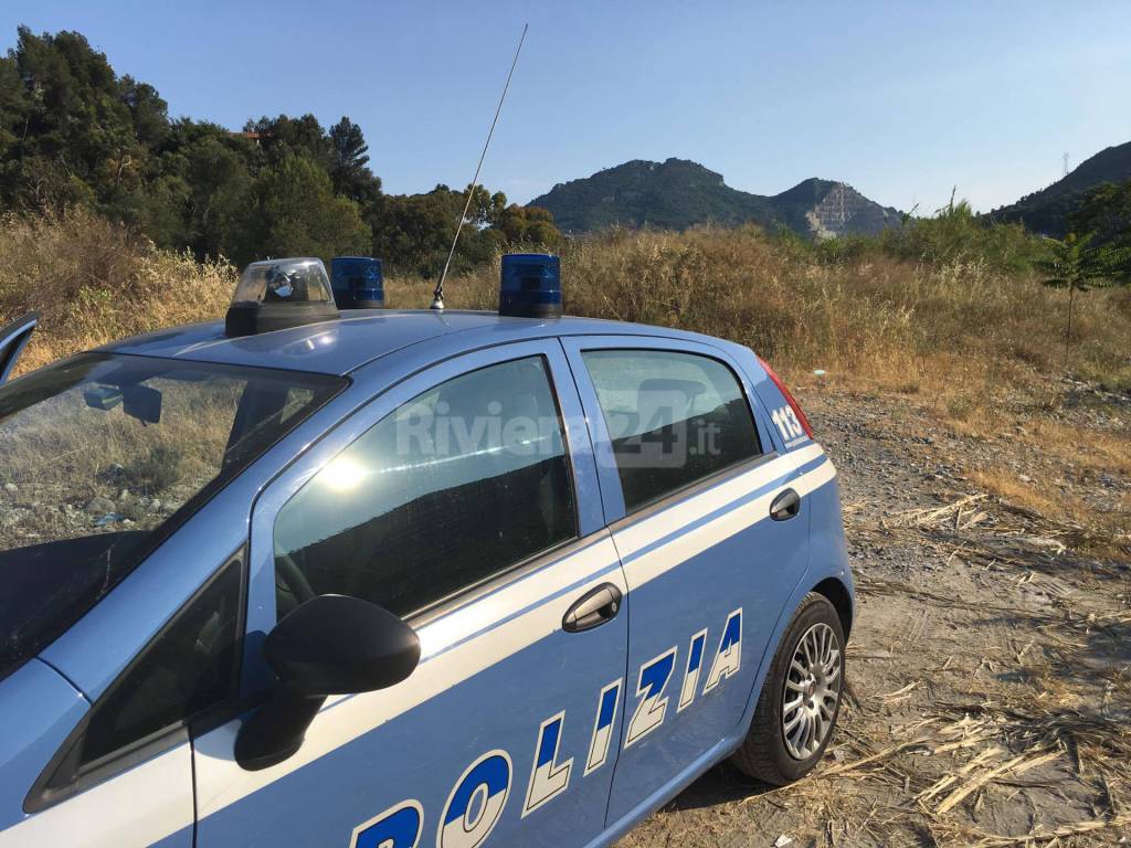 auto a fuoco fiume roja