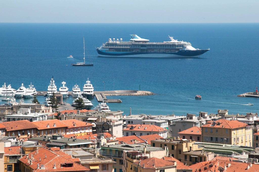 riviera24 - A Sanremo fa scalo la “Tui Discovery” nave crociera