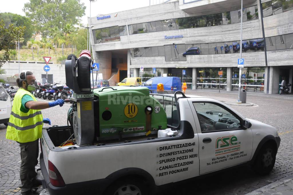 Sanremo, clochard allontanati da stazione