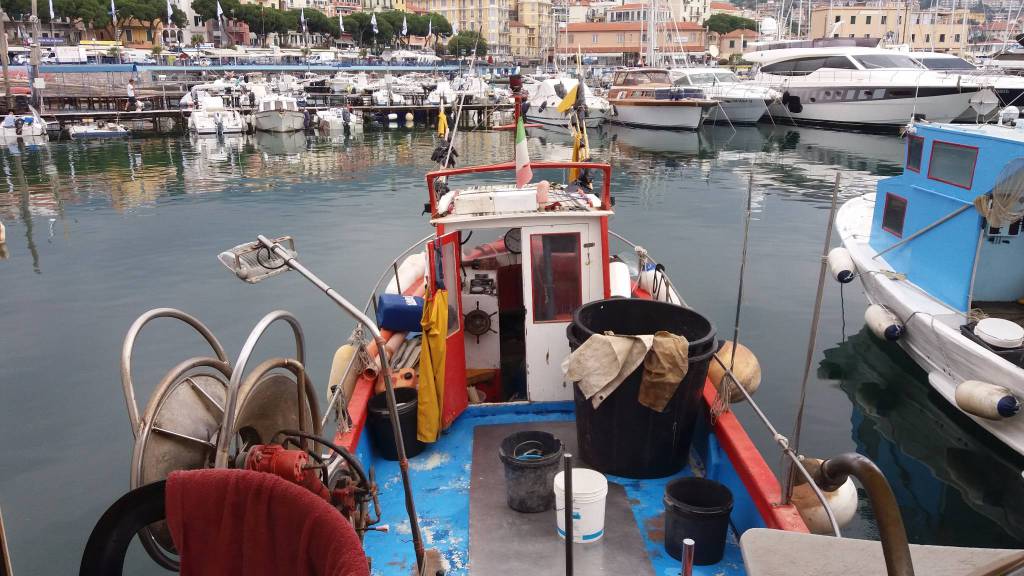 Sanremo porto vecchio pescatori mercato pesce