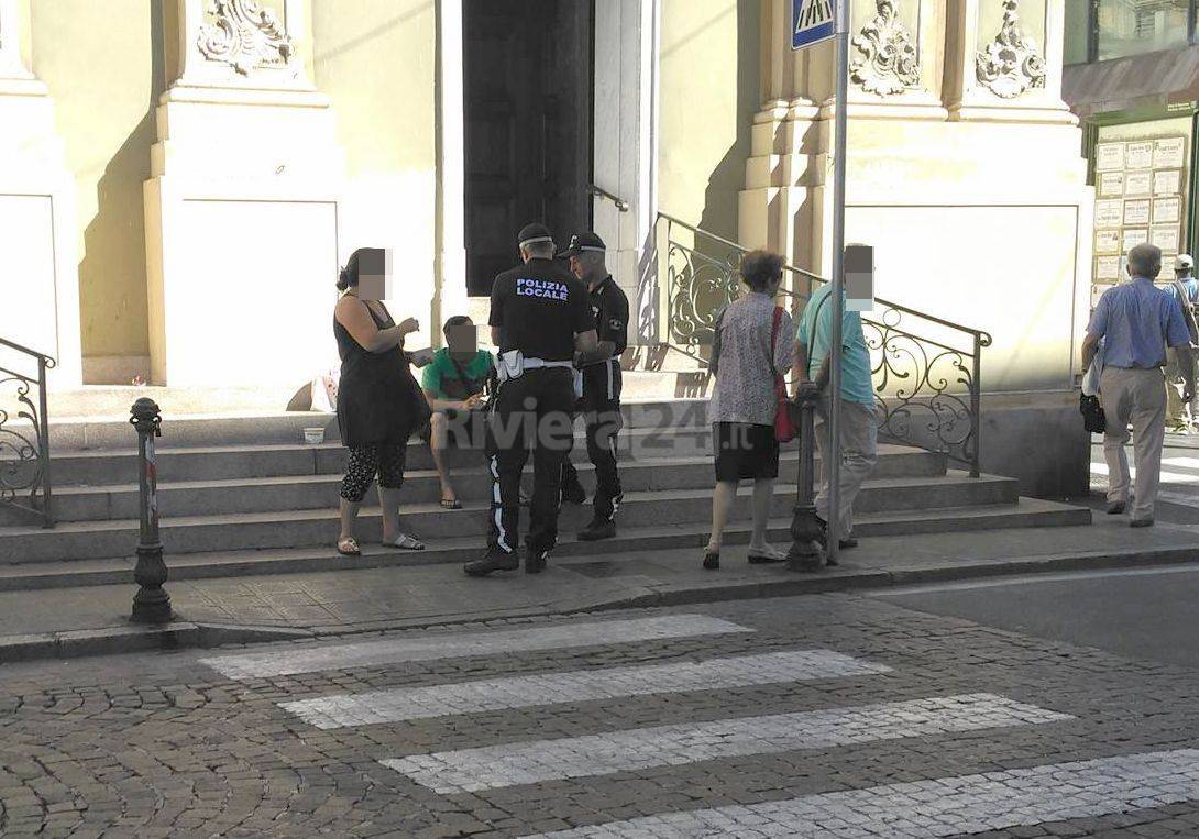 polizia municipale questuanti