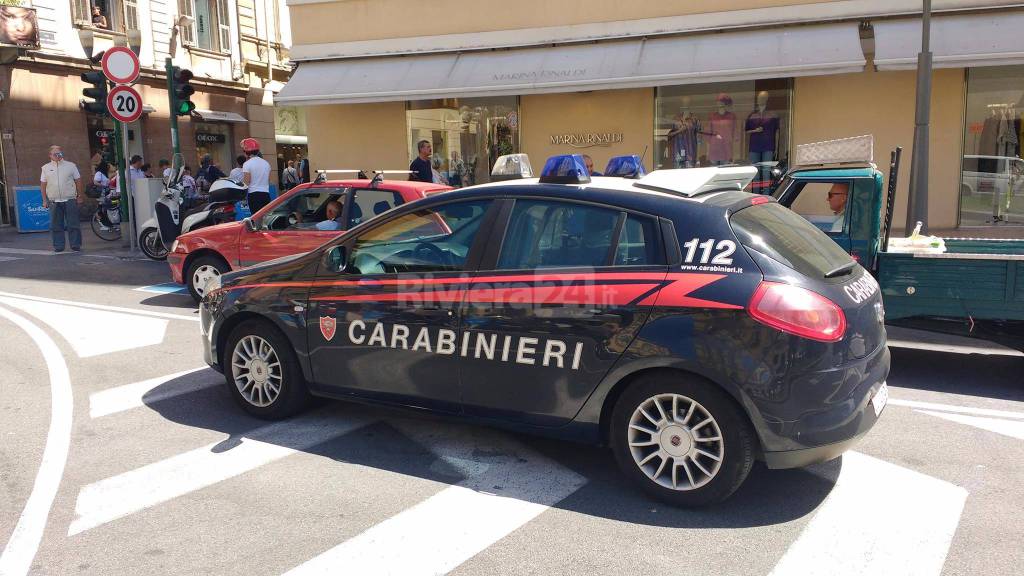 riviera24 - carabinieri: denunciata e cacciata da Sanremo coppia italo-slava