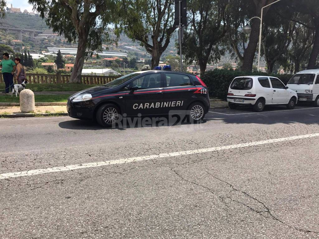 Taggia, l'intervento dell'ambulanza e dei carabinieri