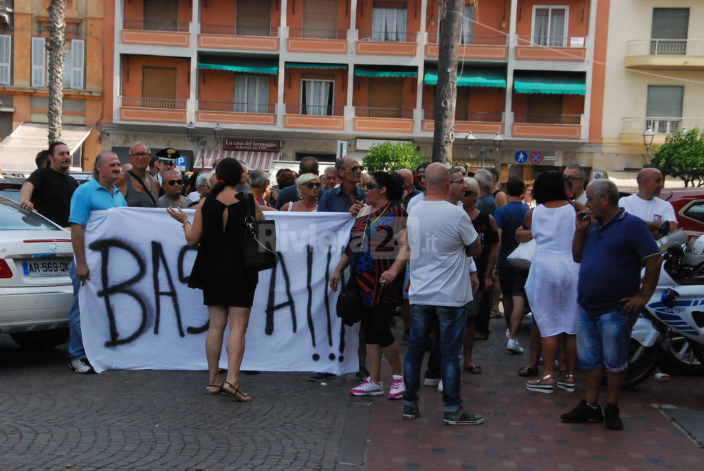 Adesso basta ventimiglia