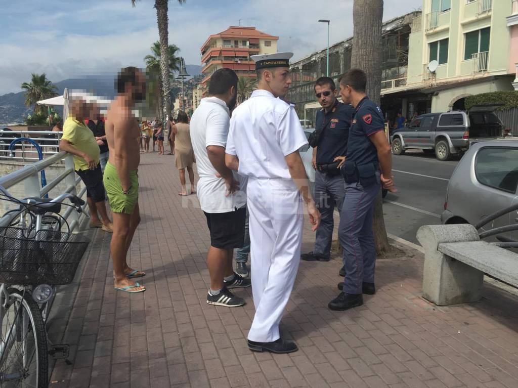 riviera24 - Ventimiglia, l'acquascooter del figlio lo travolge al timone del motoscafo: è in fin di vita