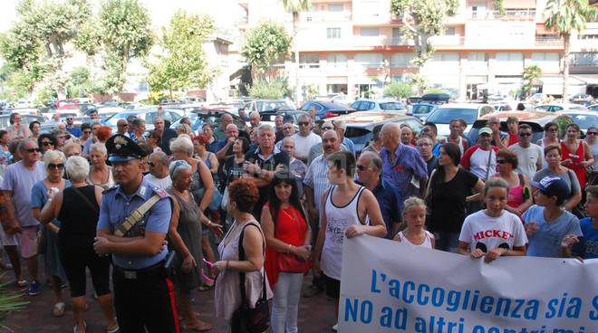 Manifestazioni in piazza a Ventimiglia, Fronte Nazionale: “Il sindaco deve fare il bene dei cittadini tutti”