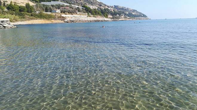 Mare in Liguria, controlli intensi di Arpal in provincia di Imperia