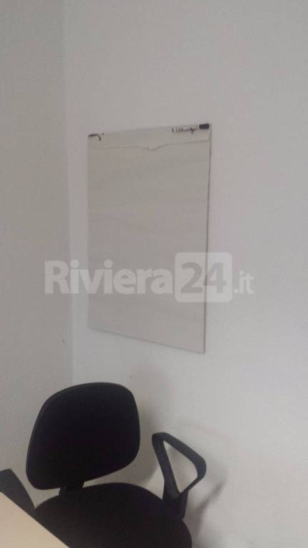 Riviera24-scuola lezione negli sgabuzzini pascoli