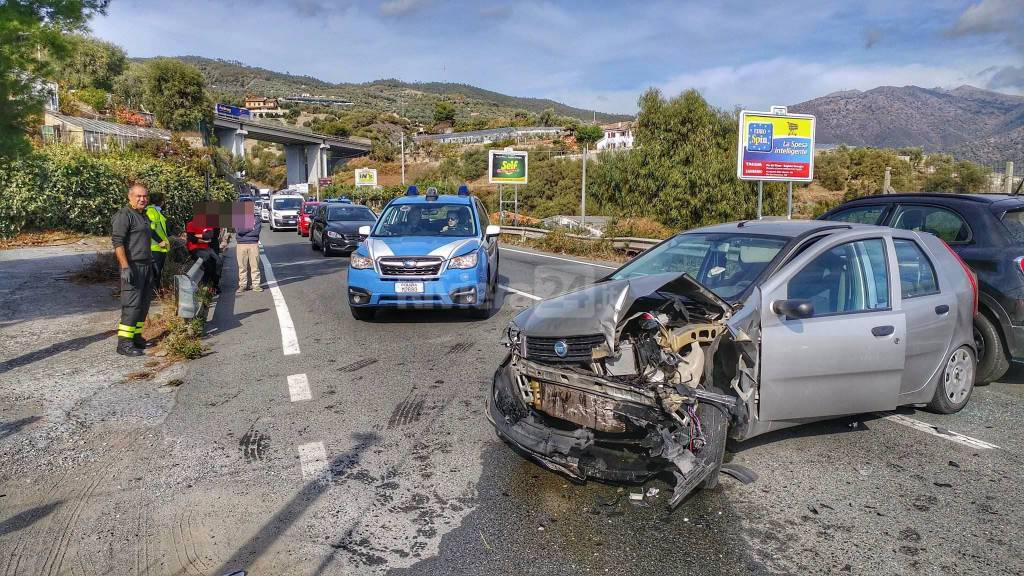 riviera24 - Taggia, pauroso incidente in via Blegnino