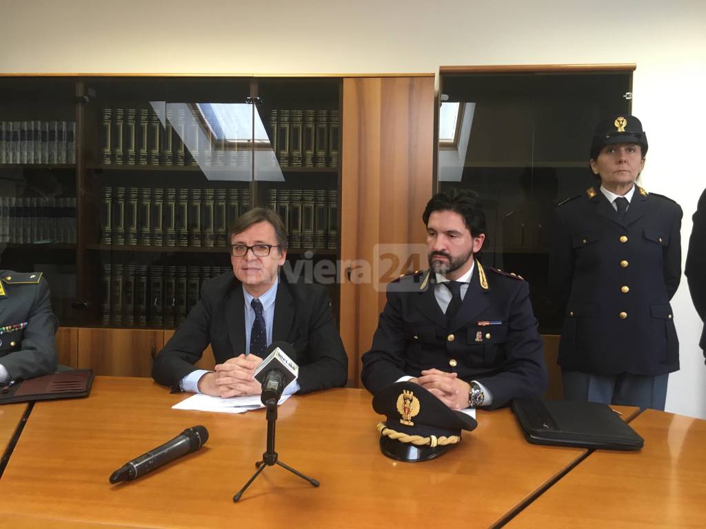 conferenza stampa sequestro Rinaldi