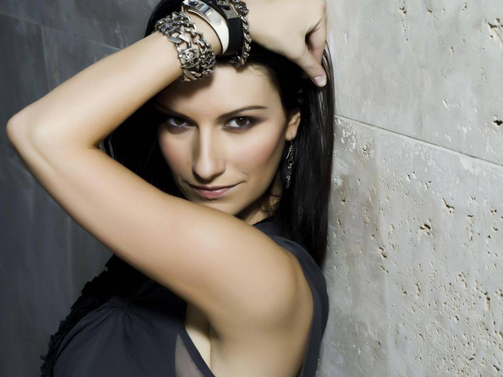 Sanremo 2021: Laura Pausini, Il Volo e Gigi D’Alessio tra gli ospiti della seconda serata