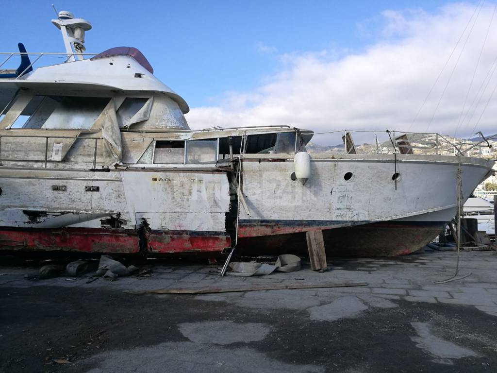yacht saga affondato