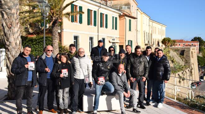 Ventimiglia Alta, presidio di Forza Nuova per la scuola Cavour: “Chiediamo al sindaco risposte certe”