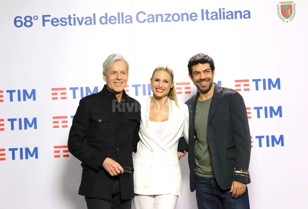 Riviera24-Baglioni, Favino e la splendida Michelle Hunziker